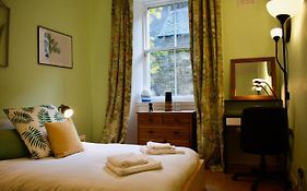 Central Characterful 3 Bedroom Flat Next To Leafy Meadows